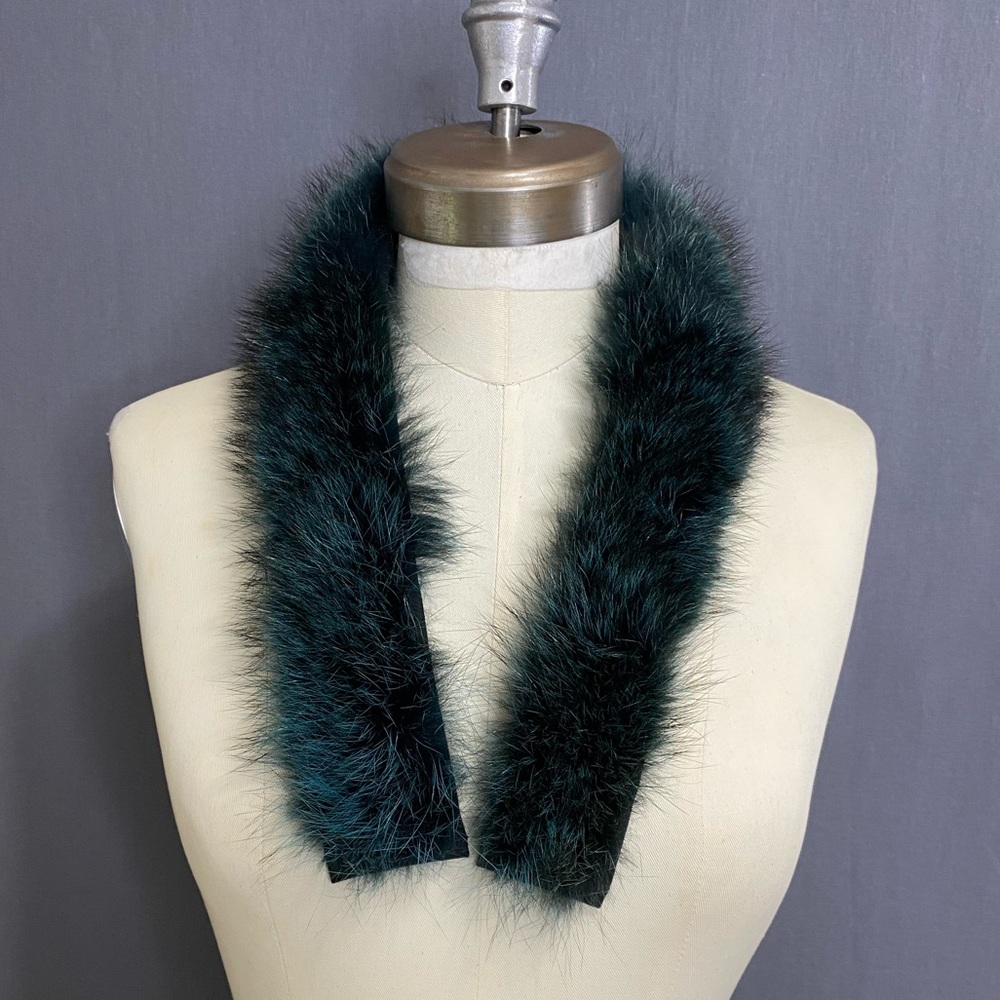 Forest green Fur Collar with Snap Closure - Picture 3 of 6